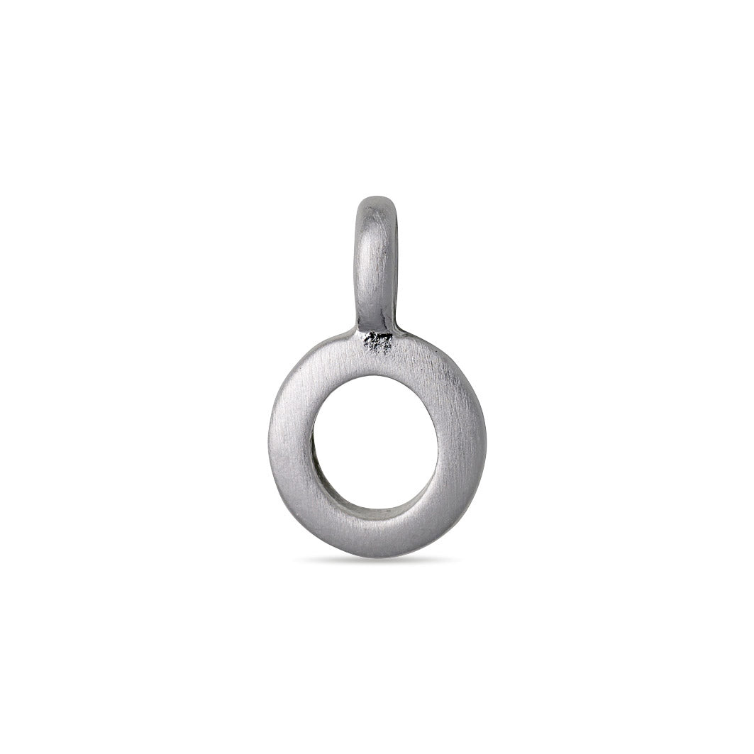 CHARM O pendant, silver-plated: A minimalist matte-finished silver open circle pendant with a loop for stringing, perfect for personalizing your jewelry collection with a modern touch.