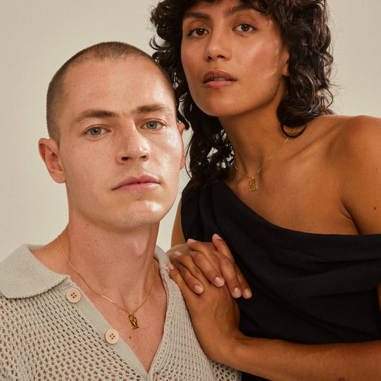 LOVE TAG, återvunnet LOVE-halsband guldpläterat