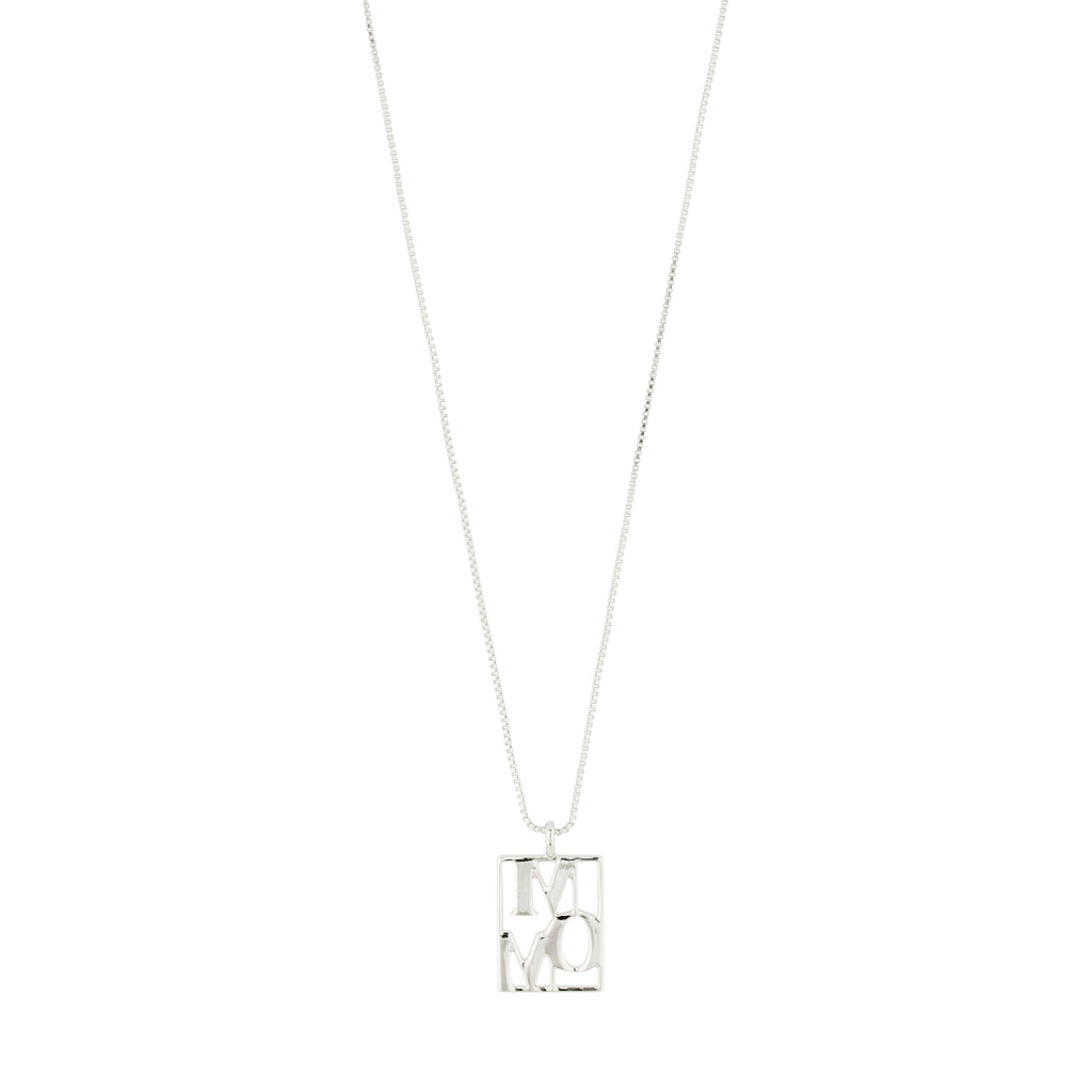 LOVE TAG, MOM necklace silver-plated features a square pendant with 'MOM' inscription on a 40 cm adjustable chain, showcasing Scandinavian craftsmanship and sustainable elegance.