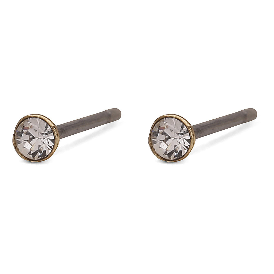 YANA micro crystal earstuds, gold-plated, featuring a delicate Preciosa crystal, perfect for everyday elegance and trendy ear curation.