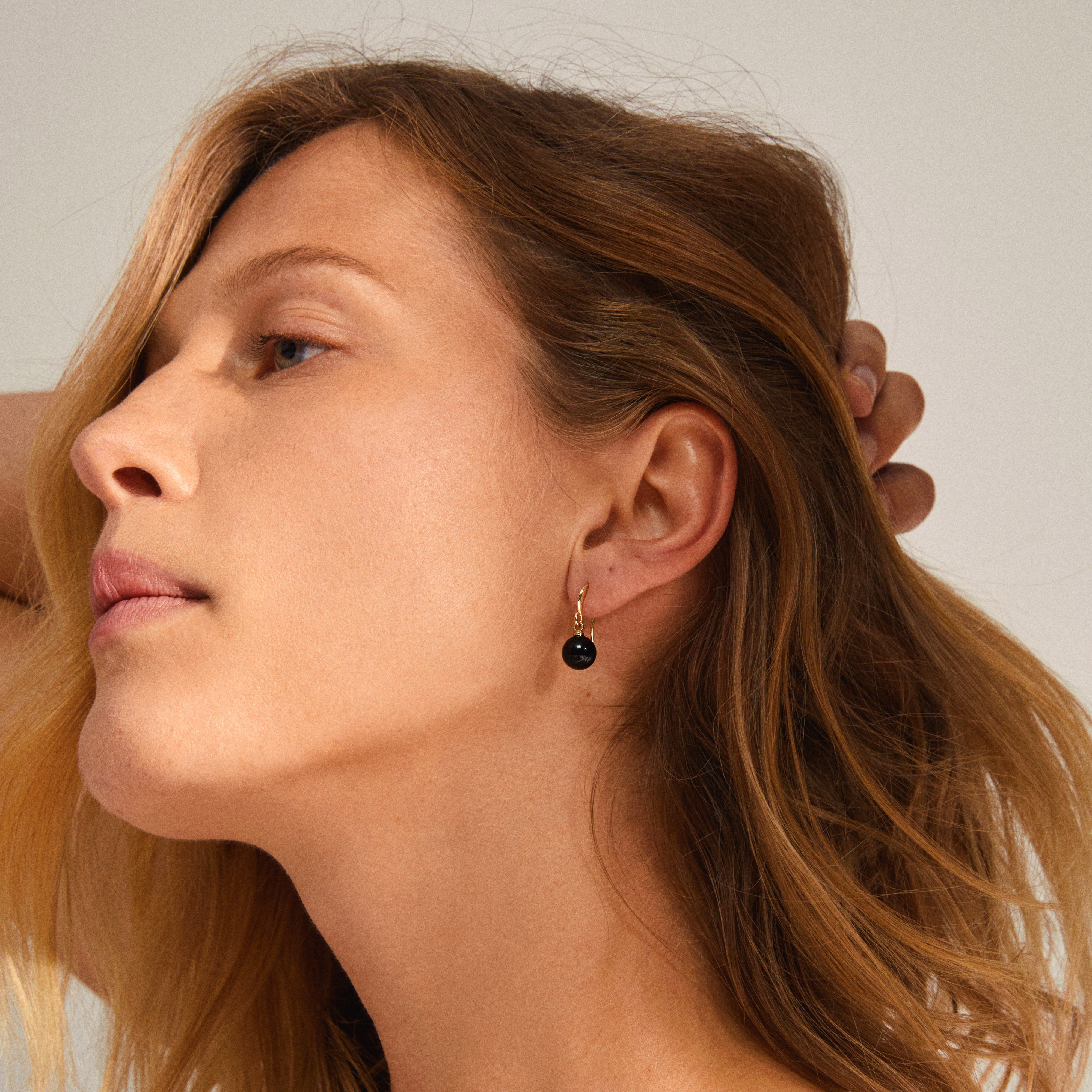 Gold earrings clearance under 4000