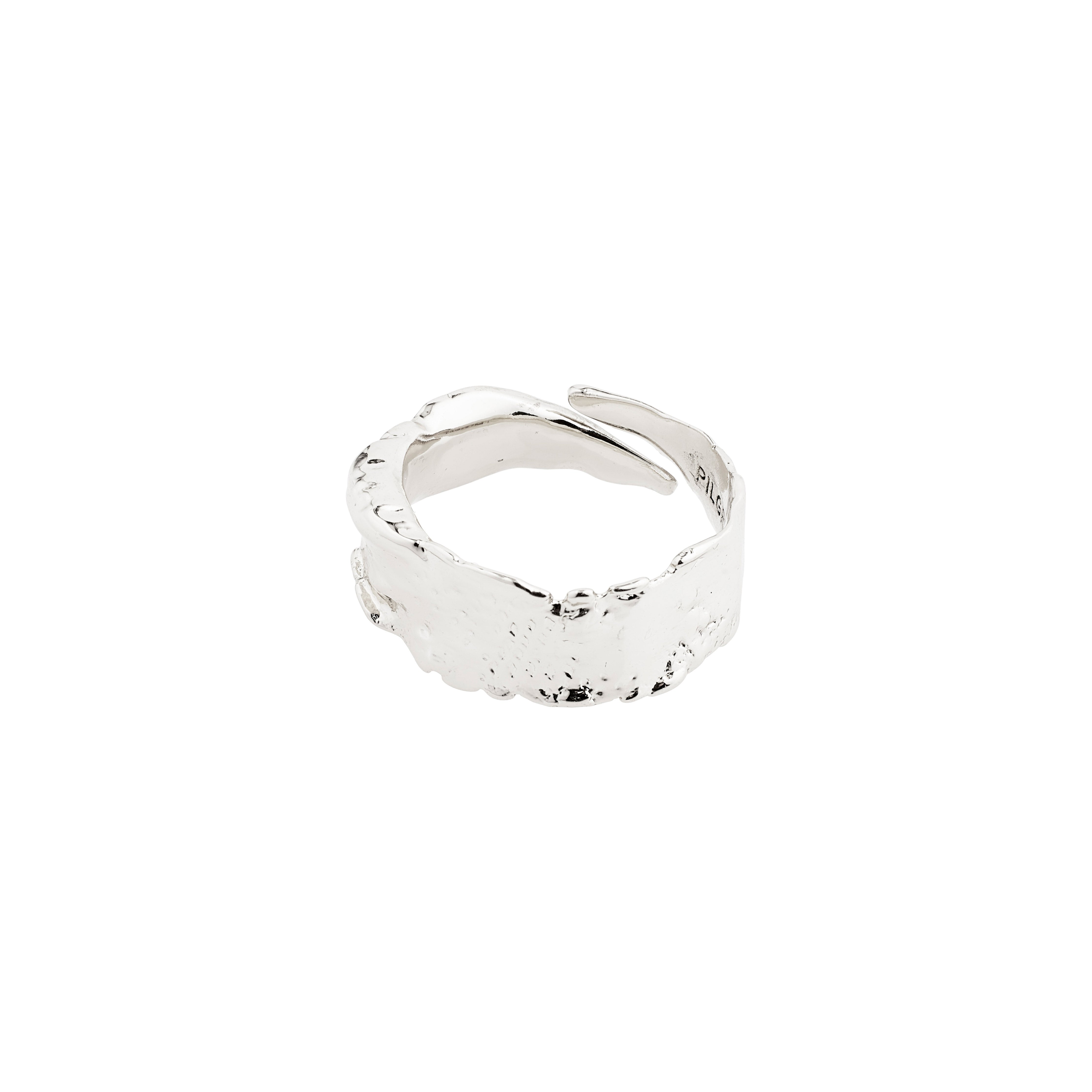 BATHILDA rustic ring, silver-plated, showcasing a minimalist, chunky design ideal for both everyday wear and special occasions.