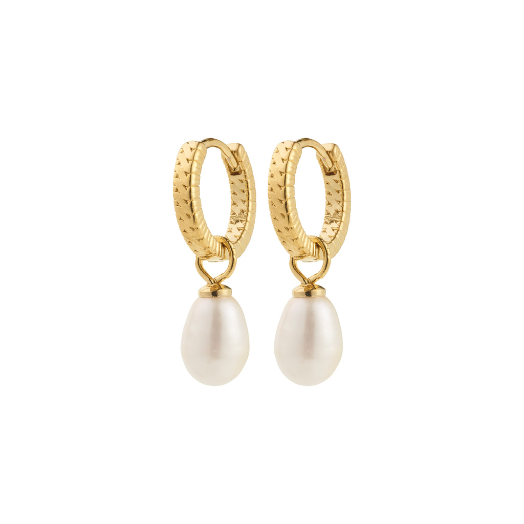 ELLIANA earrings gold-plated featuring braided hoops with freshwater pearls, versatile for styling with pendants. Ideal for pairing with seasonal chunky knits and soft hues.