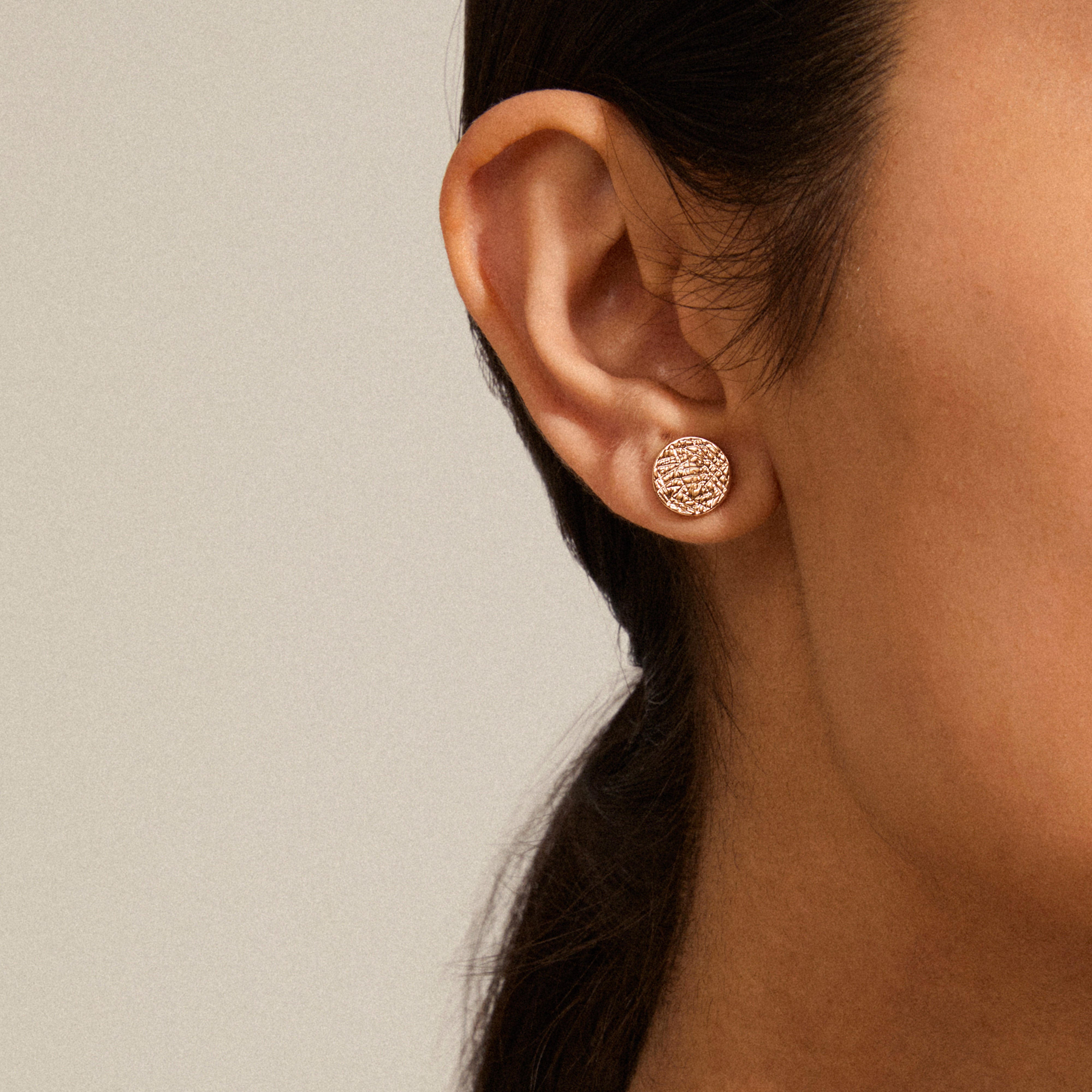 WYNONNA rustika örhängen roséguldpläterade