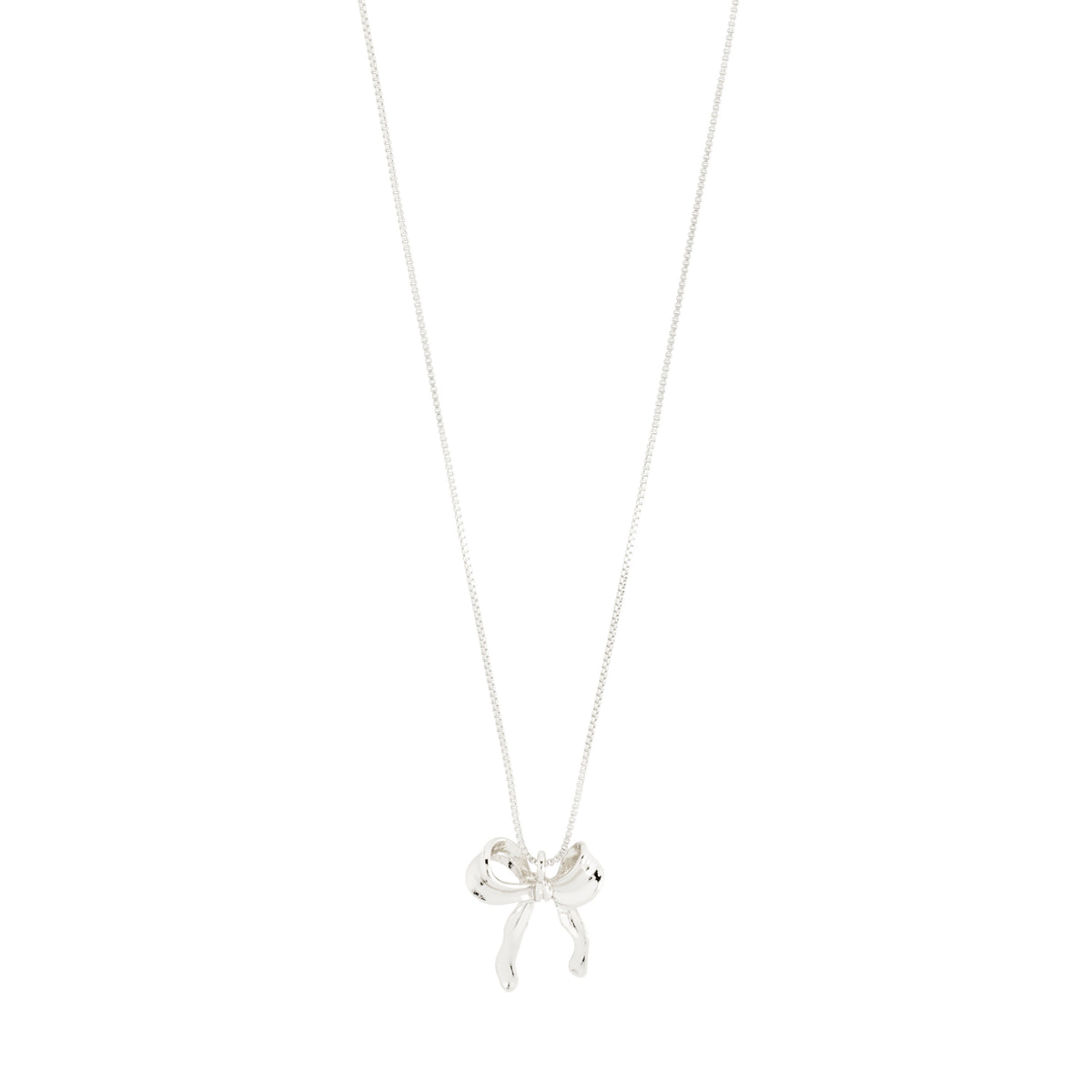 CASSIAN necklace silver-plated features a sleek bow pendant on a slim box chain, ideal for a trendy, minimalist look.