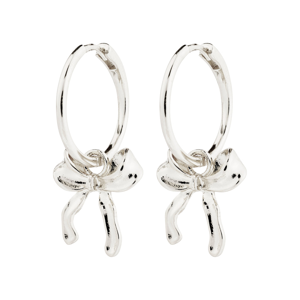 CASSIAN silver-plated hoop earrings with bow detail, featuring a click clasp, made from 99% recycled materials for effortless, sustainable style.