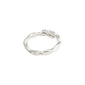 LULU twirl stack ring, silver-plated with a twisted design, perfect for stacking. A stylish piece from Pilgrim's trendy Danish jewellery collection.