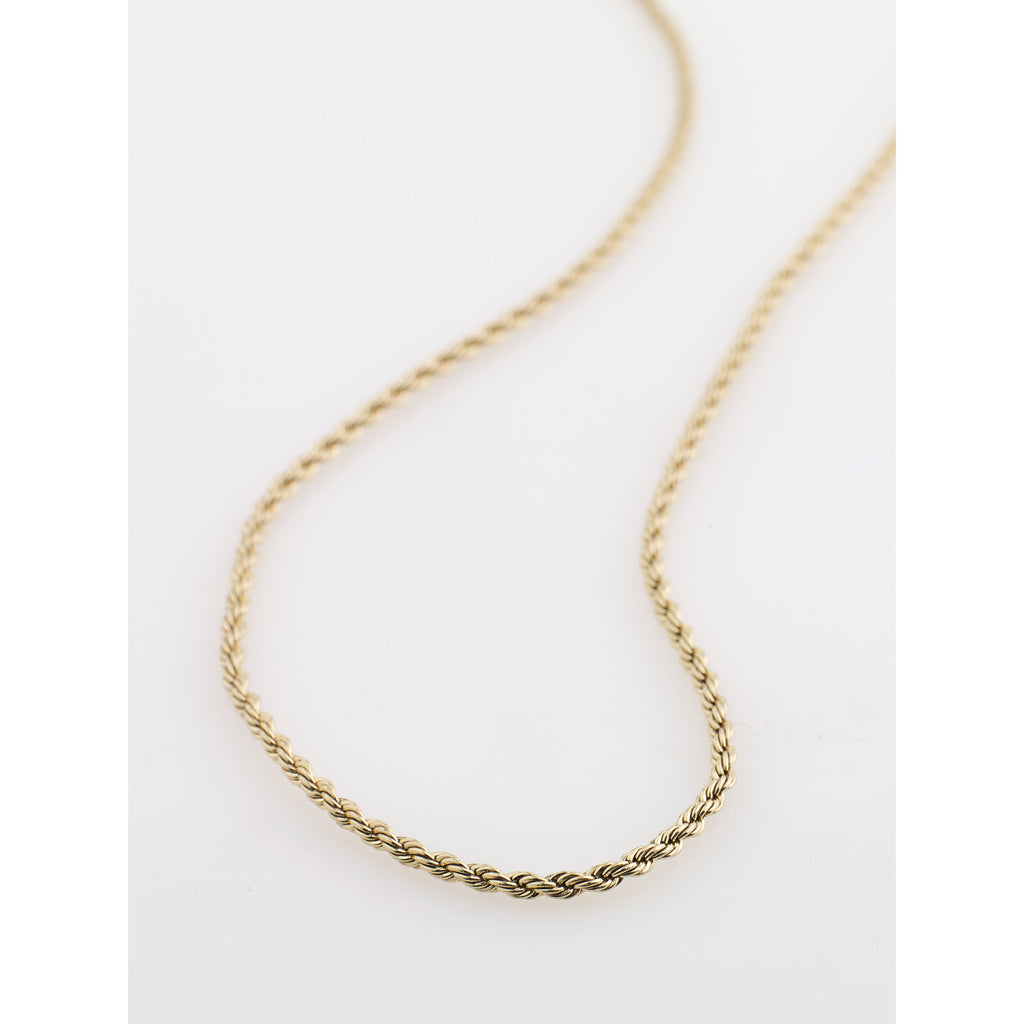 Gold-plated PAM robe chain necklace with a tightly twisted cord design, combining femininity and a chunky look, perfect for timeless, simple outfits.