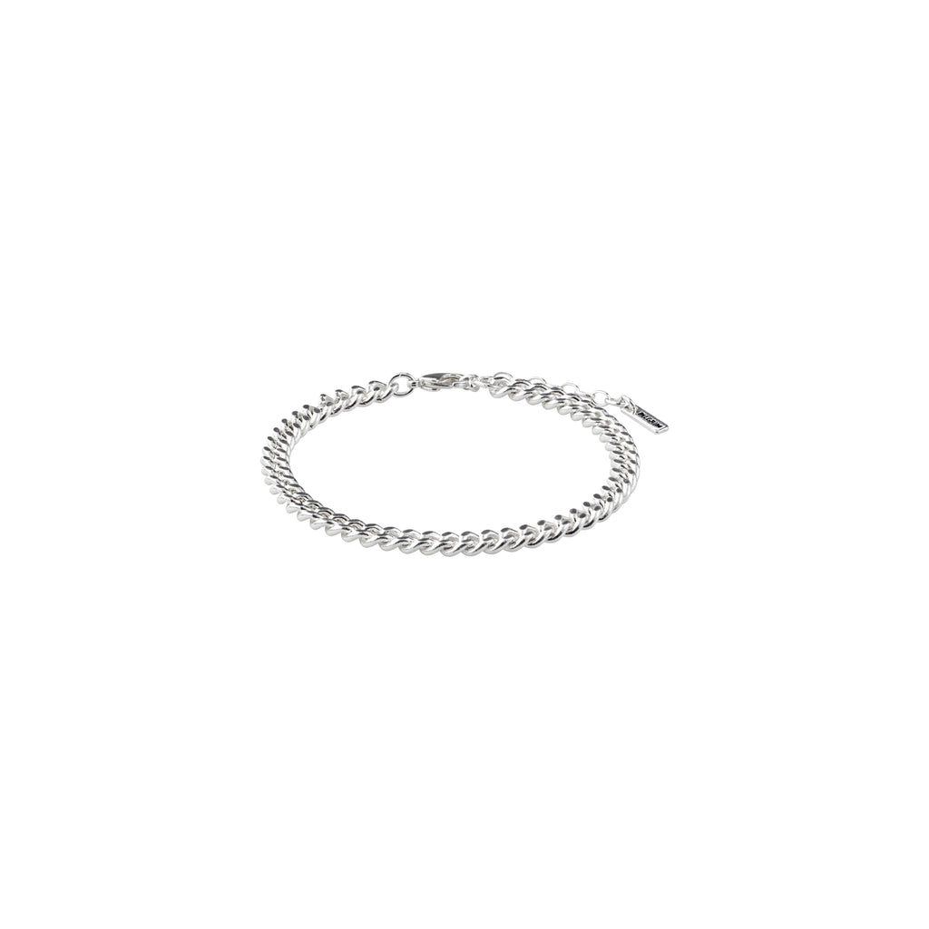 FUCHSIA curb chain bracelet, silver-plated with wide links, offering a chunky, stylish look. Ideal for trendy outfits, reflecting Pilgrim's Scandinavian quality and inclusivity.