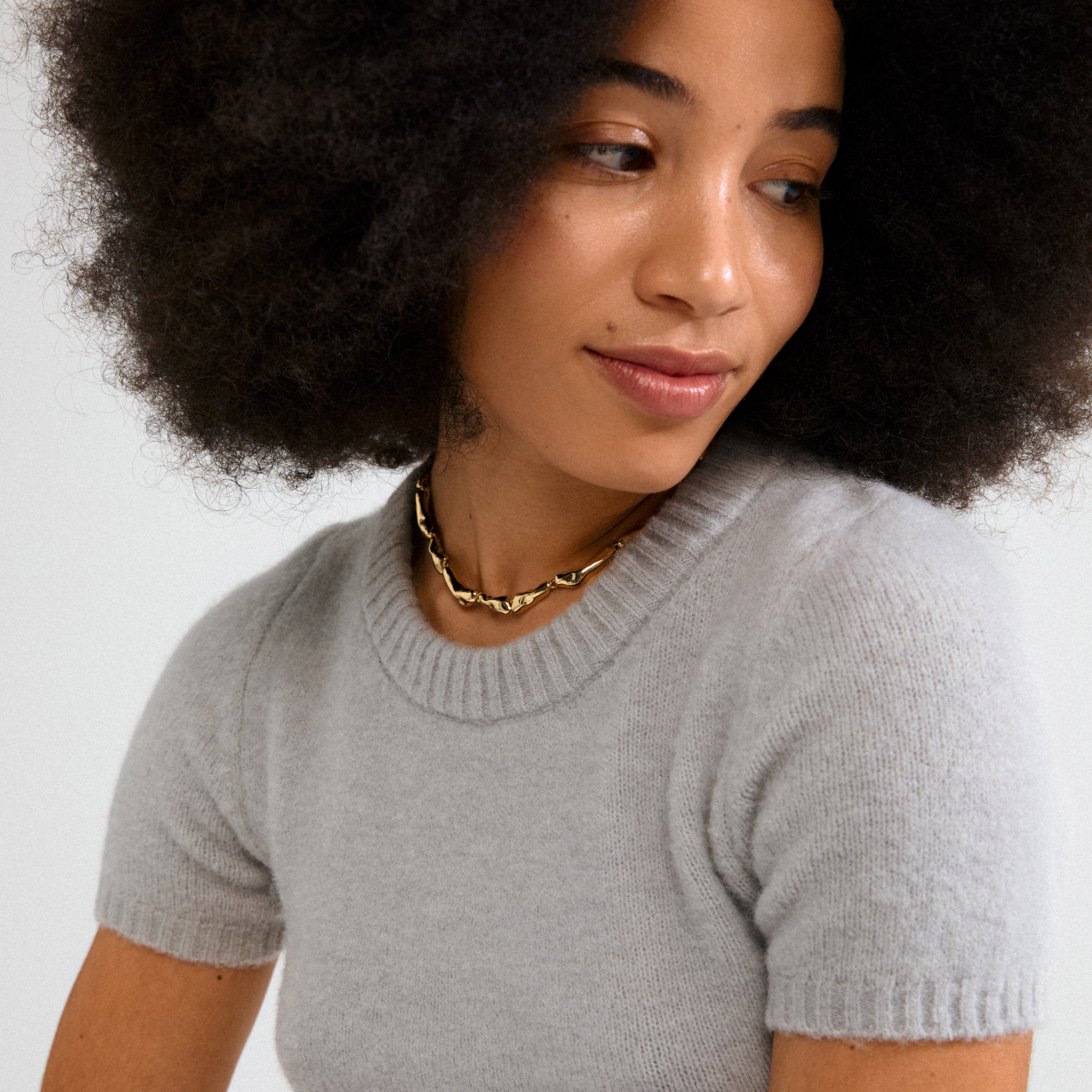 Gold-plated HARRISON necklace with puffy, irregular links inspired by nature's forms, offering a bold, on-trend statement. Includes a 38 cm chain with 12 cm extension.