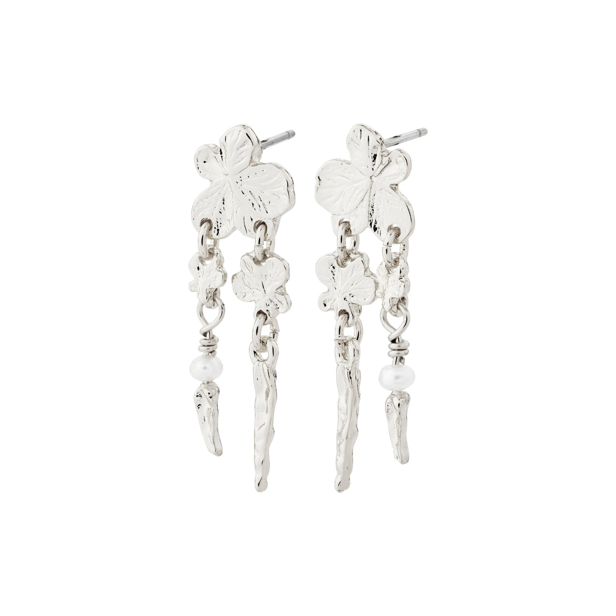 ZHURI silver-plated earrings with floral motifs and a freshwater pearl, combining elegance and playfulness. Ideal for everyday wear and special occasions.