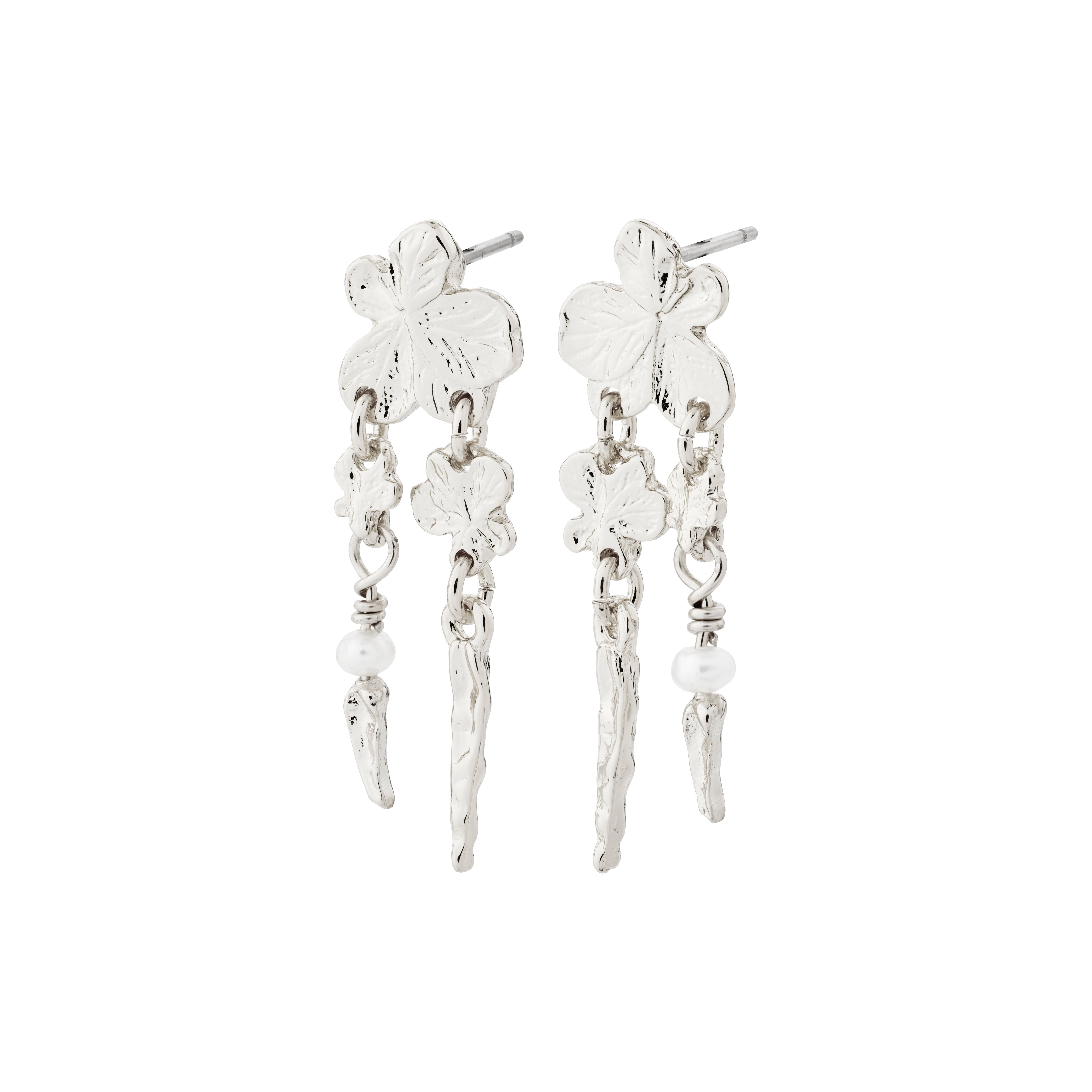 ZHURI silver-plated earrings with floral motifs and a freshwater pearl, combining elegance and playfulness. Ideal for everyday wear and special occasions.