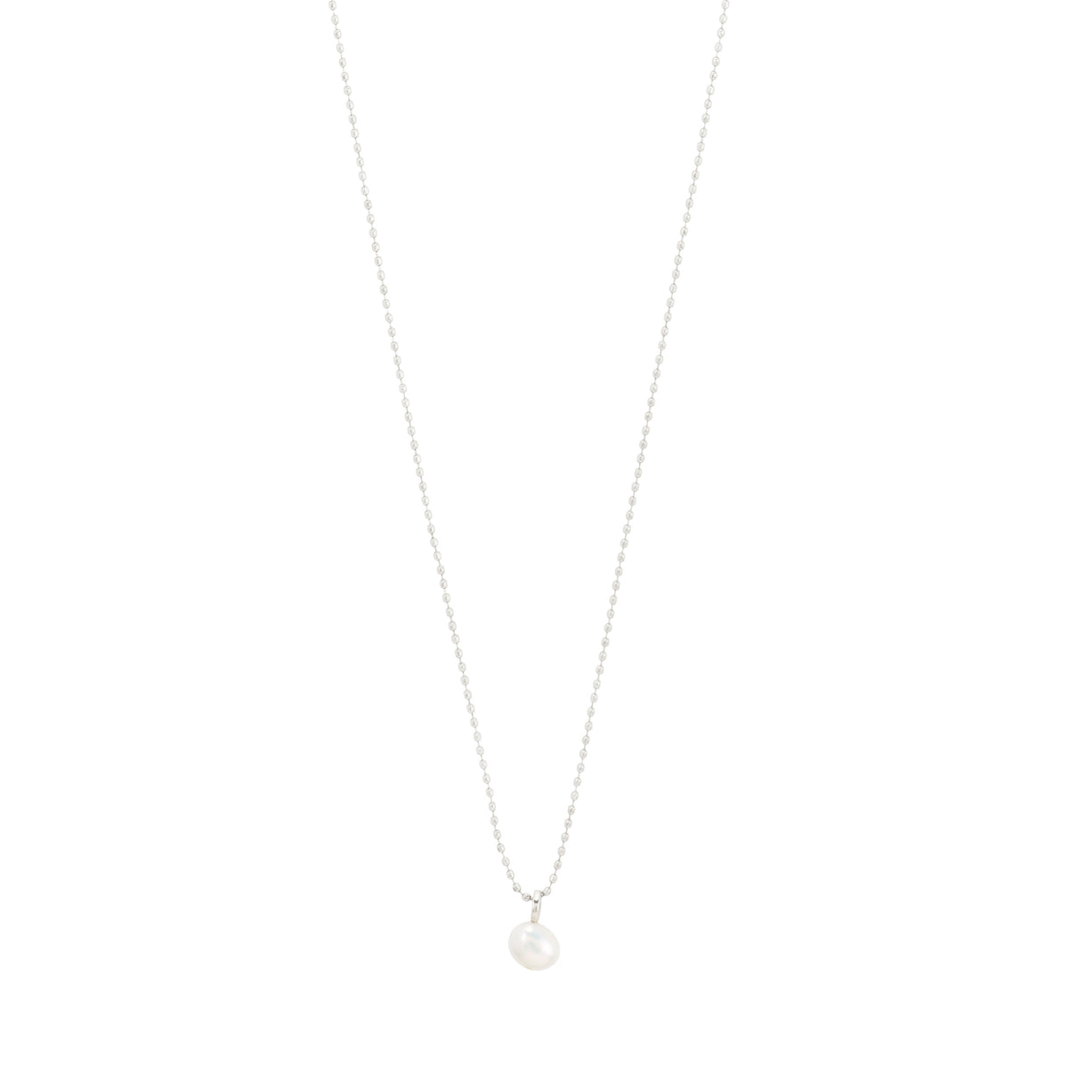 HADLEY necklace silver-plated with a freshwater pearl pendant on a 40 cm bead chain, featuring a 9 cm extension, exemplifying timeless elegance.