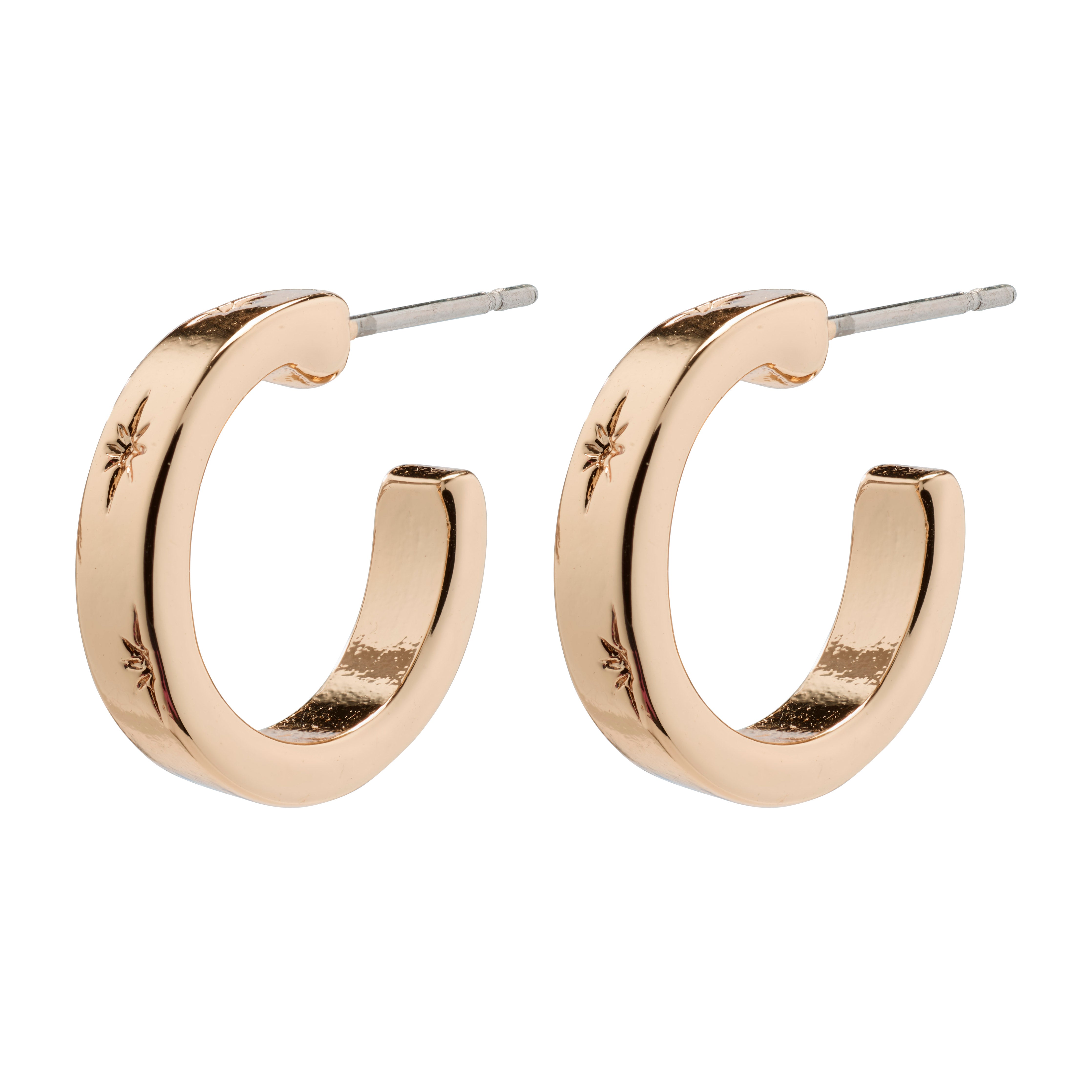 EFIA huggie hoop earrings, rose gold-plated, featuring engraved starry details, stylishly designed by Pilgrim for a classic, trendy look.