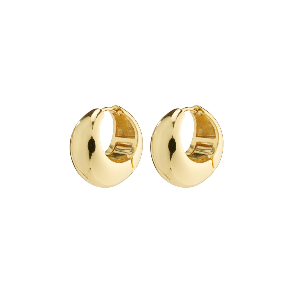 IOANNA chunky hoops gold-plated, featuring a wide, shiny design with easy click clasps, perfect for adding a stylish, elegant Nordic touch to any outfit.