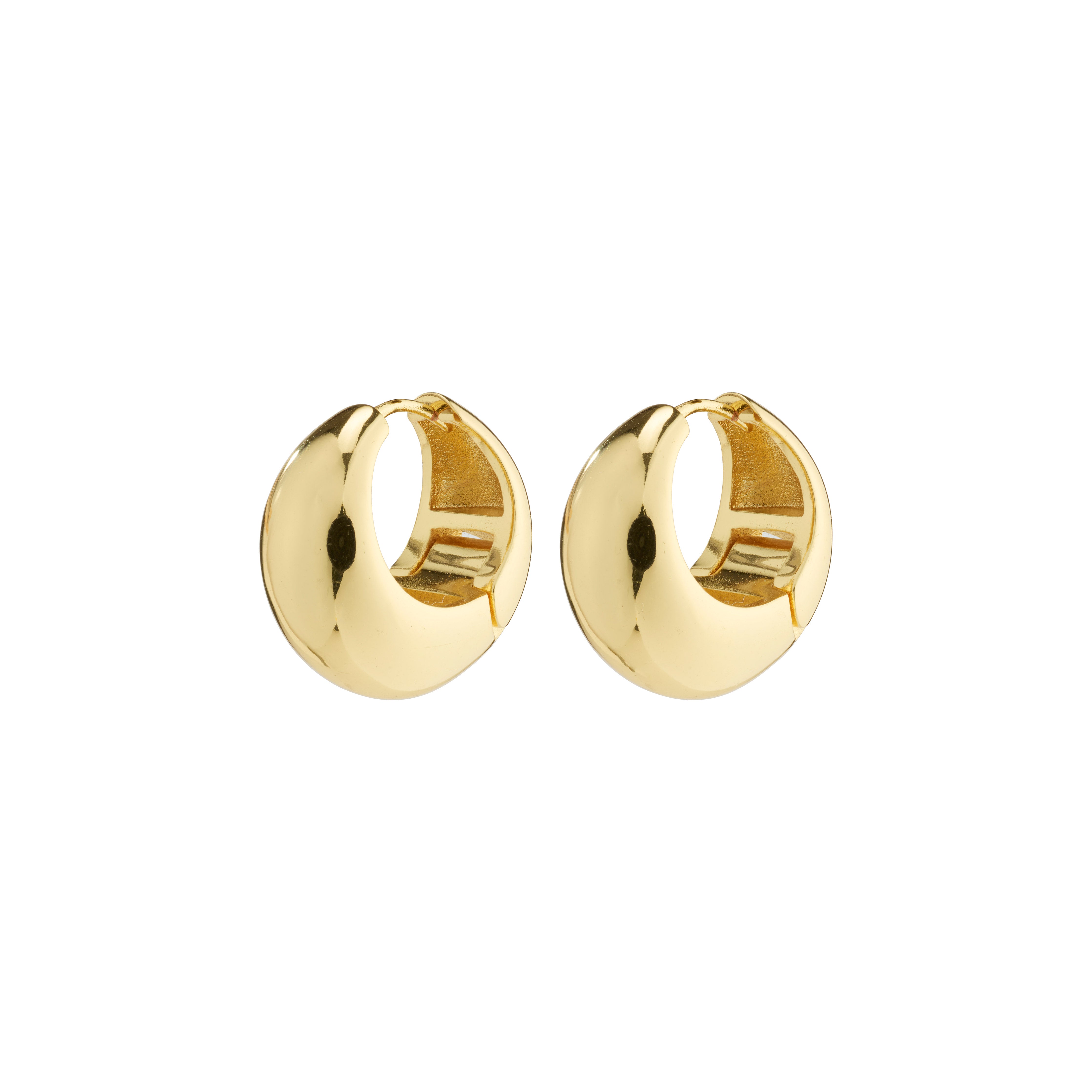 IOANNA chunky hoops gold-plated, featuring a wide, shiny design with easy click clasps, perfect for adding a stylish, elegant Nordic touch to any outfit.
