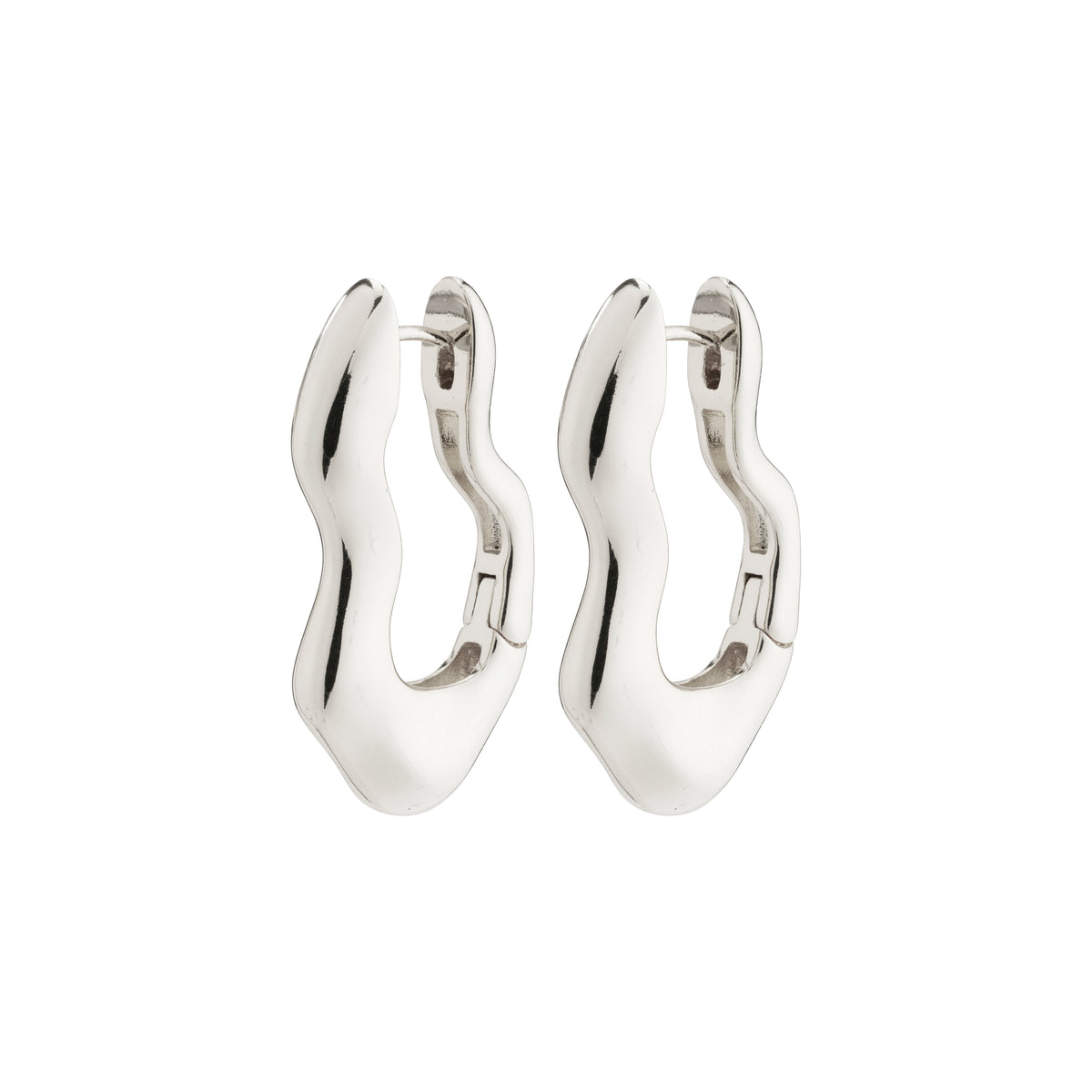 LOULIA wavy earrings silver-plated, featuring an organic, wavy design and click clasp, crafted from 99% recycled material by Pilgrim.