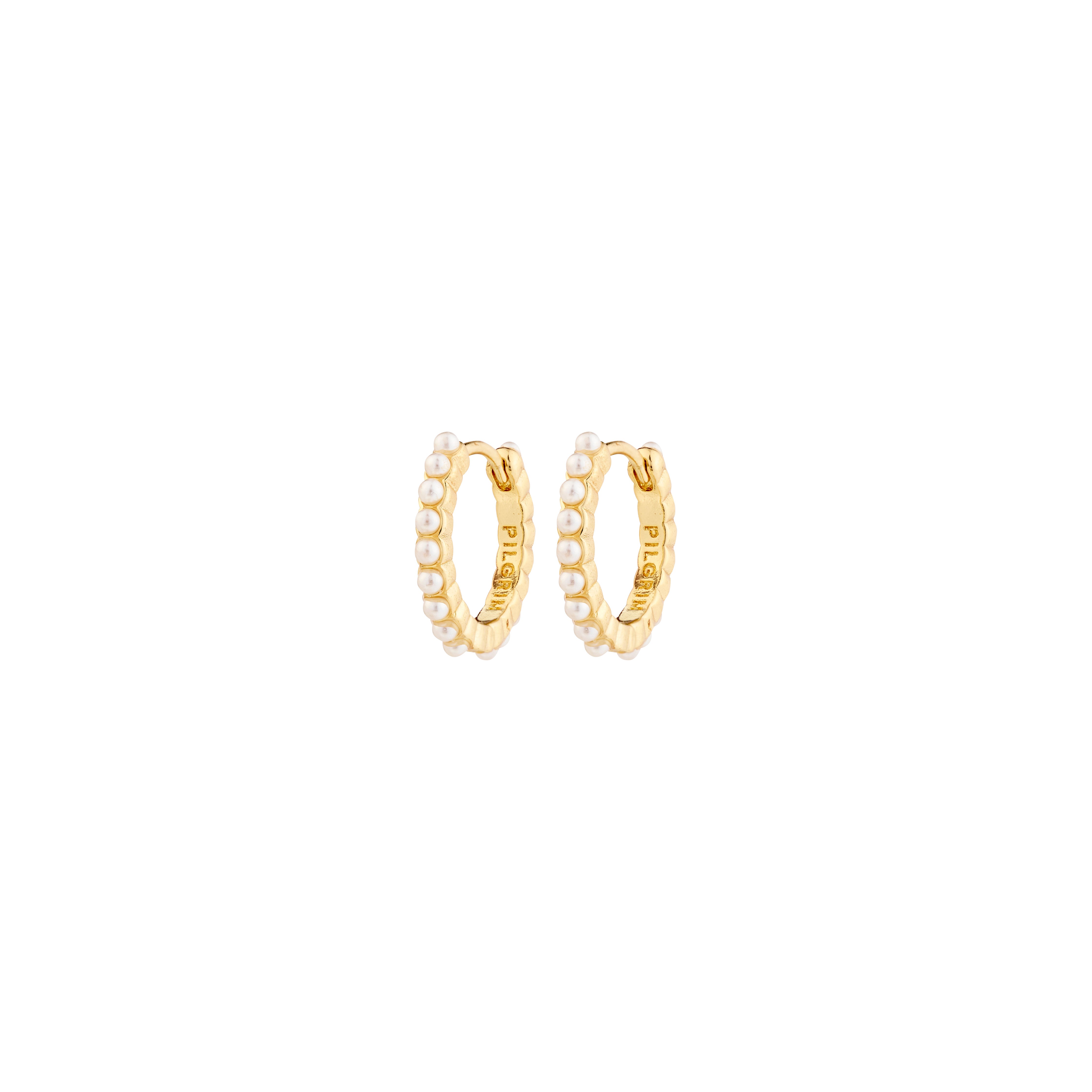 KALIA hoop earrings, gold-plated with pearl accents, from Pilgrim's Classic collection. Elegant, eco-friendly design, ideal for everyday style.