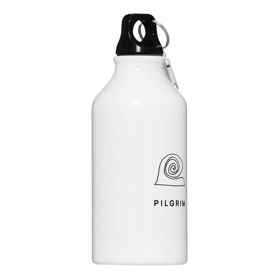 White 400 ml aluminium bottle with Pilgrim logo and carabiner, ideal for travel or workouts. Lightweight, minimalist design for stylish hydration on-the-go.