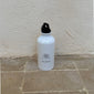Pilgrim Aluminium bottle 400 ml - white with logo, features a minimalist design and carabiner, perfect for active lifestyles and eco-friendly hydration.