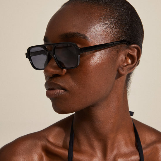 CASS recycled retro style sunglasses black