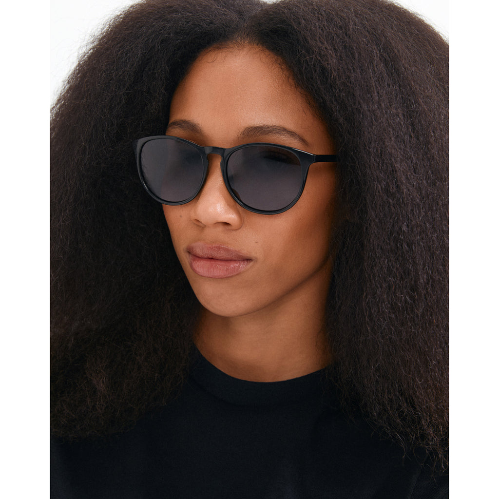 CAMILLA klassische Sonnenbrille schwarz