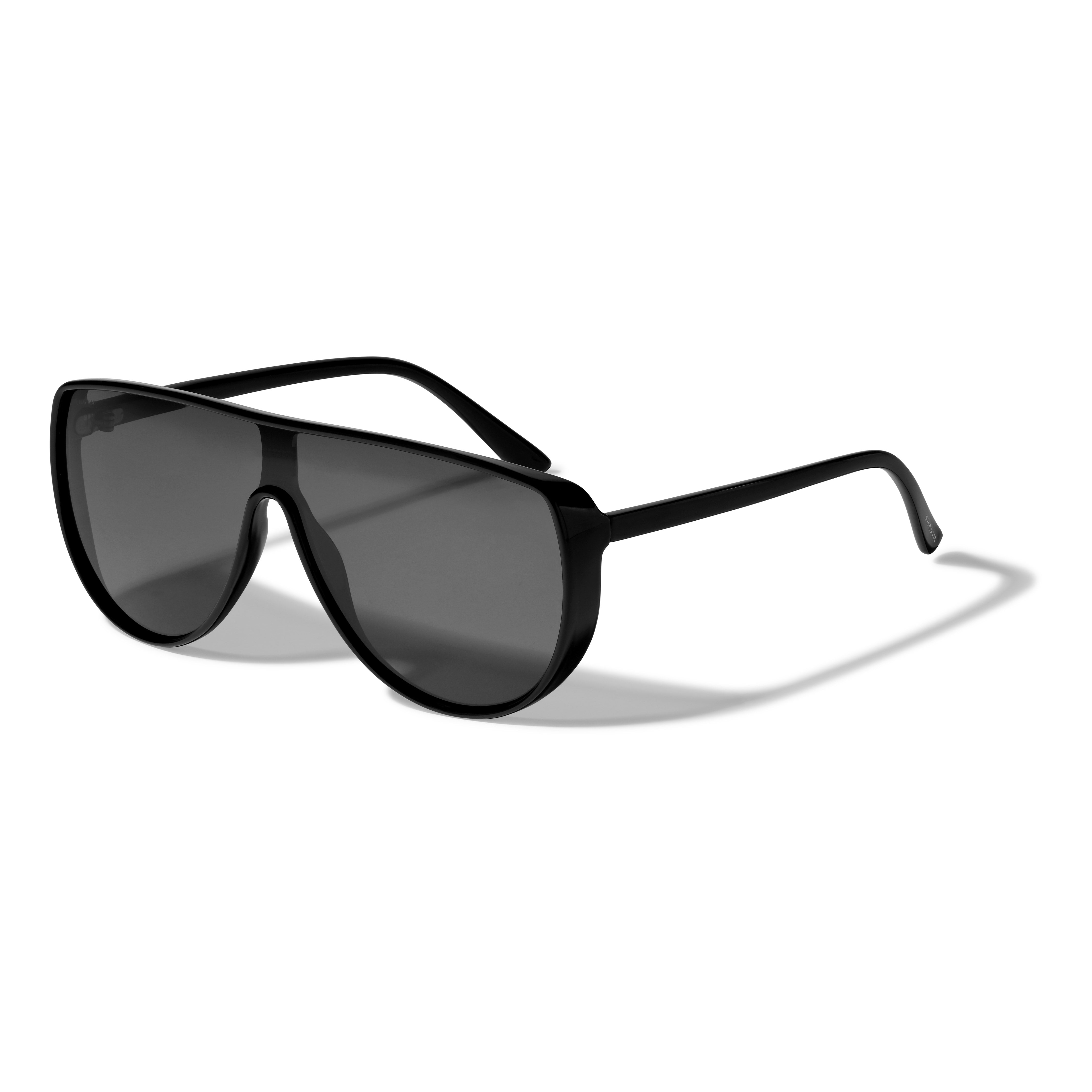 AMARI sunglasses by Pilgrim, featuring oversized dark lenses and urban Pilot style, offering UVA/UVB protection. Comes with a multifunctional fabric pouch.