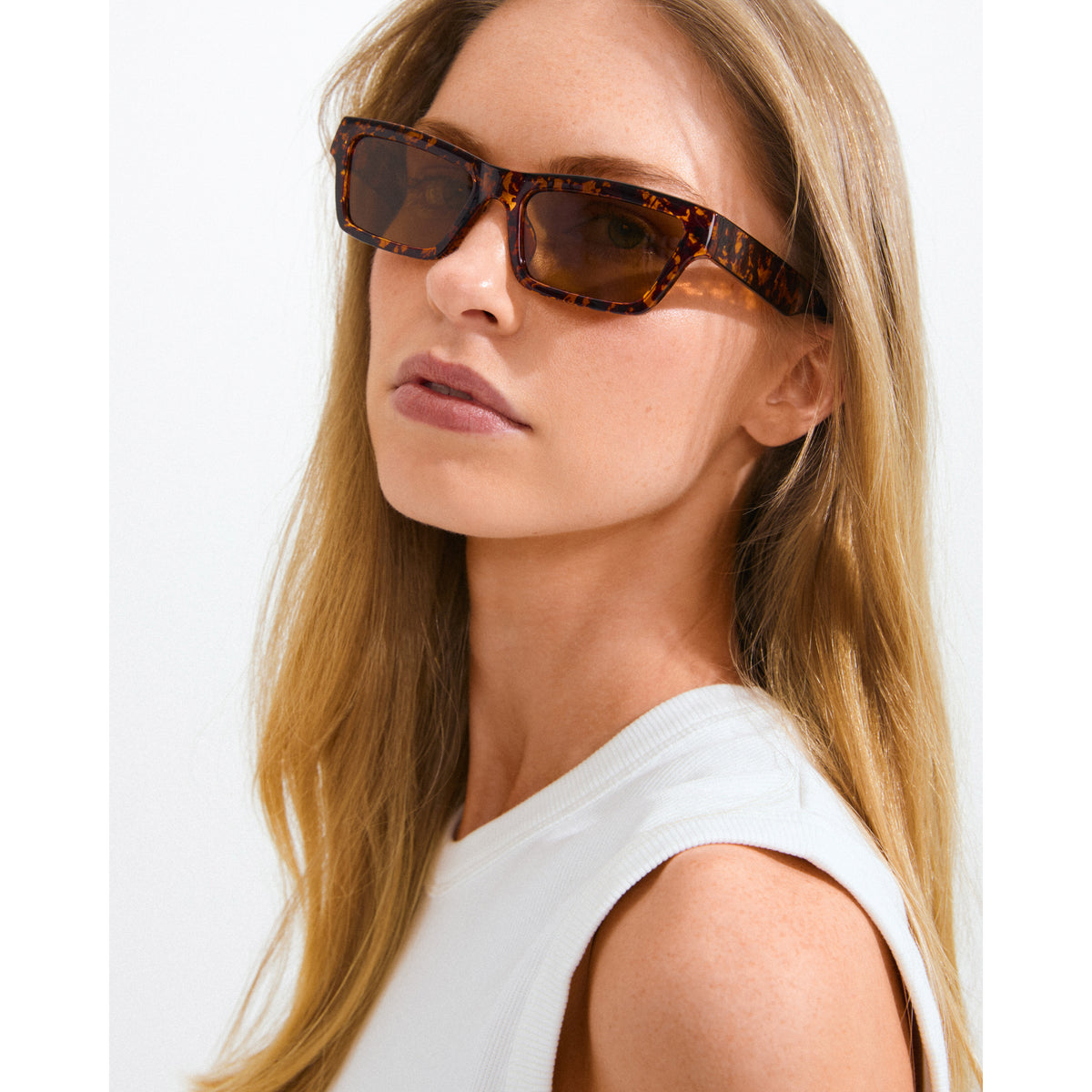 ASHLYN Sonnenbrille in braunem Schildpatt