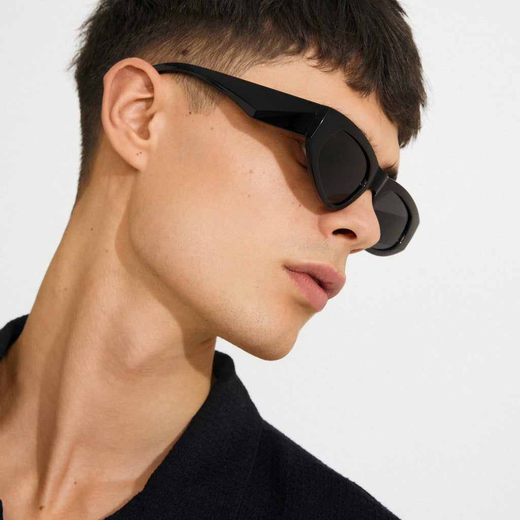 JUNIE Sonnenbrille schwarz