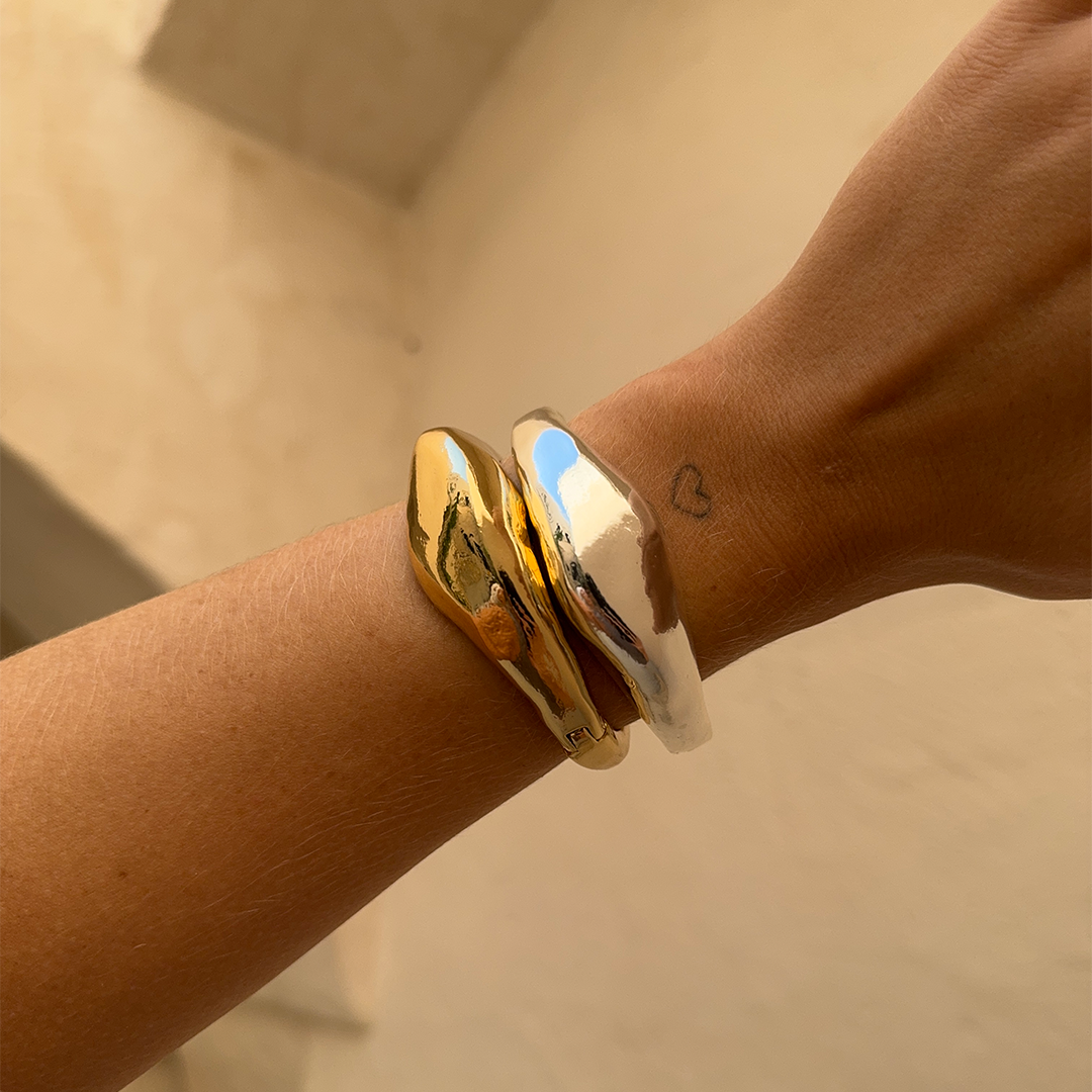 Bangle 236a4329 414b 450e b87c 6b10e7c83b03