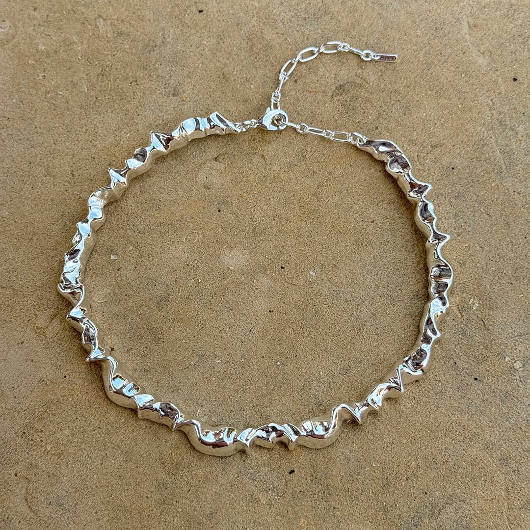 Silver necklace f8266582 f6af 43df aa6a 292a3d95e5bf