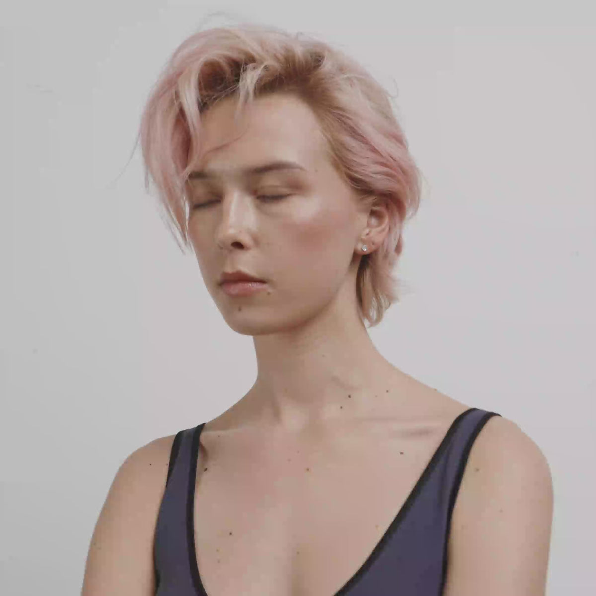 EMMA krystall øredobber gullbelagt