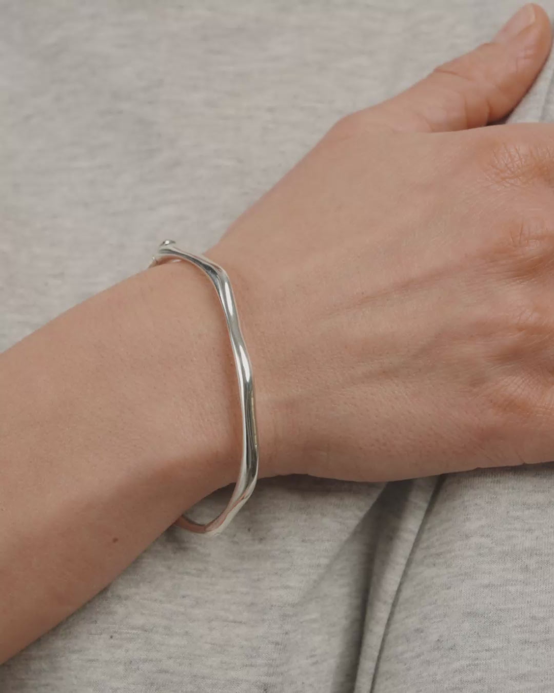 xDEA PAVE BANGLE