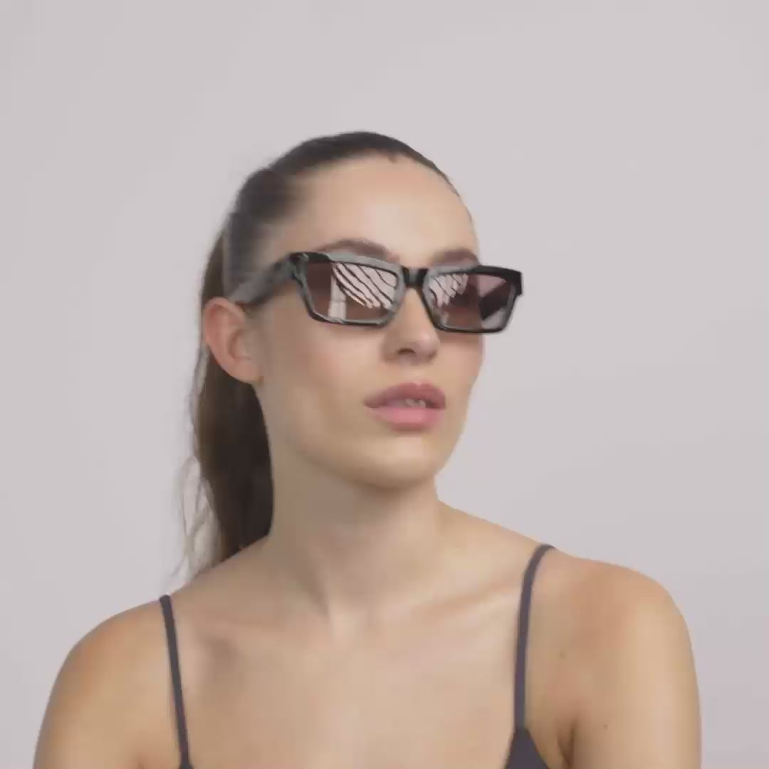 ASHLYN Sonnenbrille in Schwarz