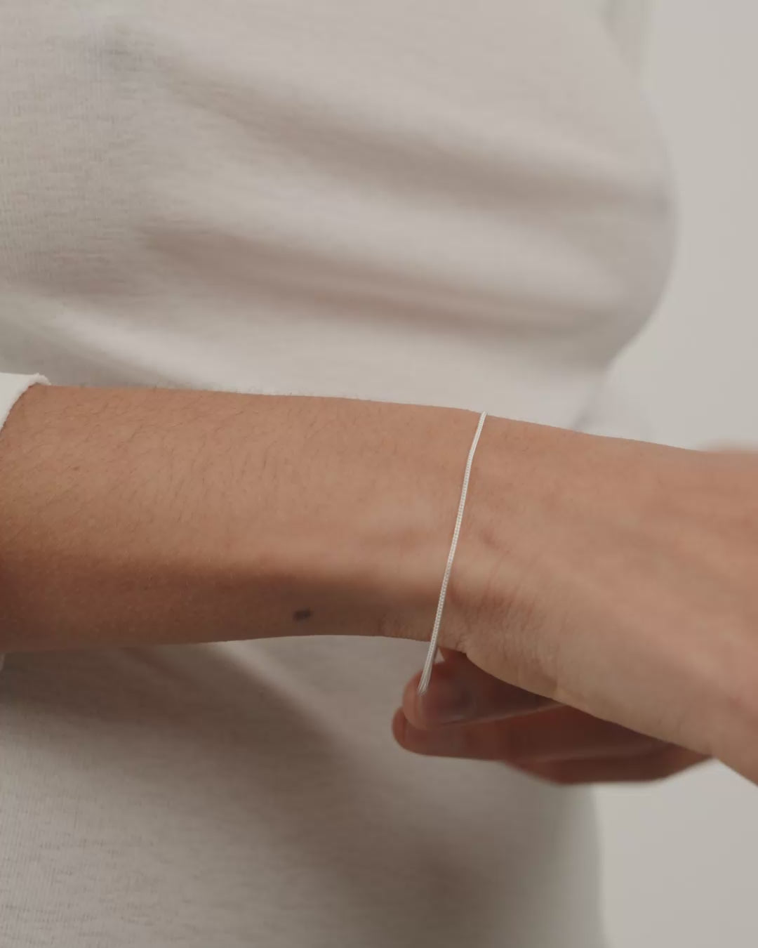 xDEA BEAM ARMBAND 01