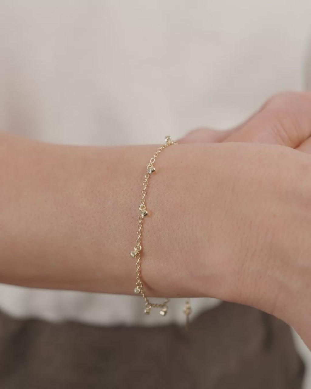 MAJA kristallarmband med flera droppar guldpläterat