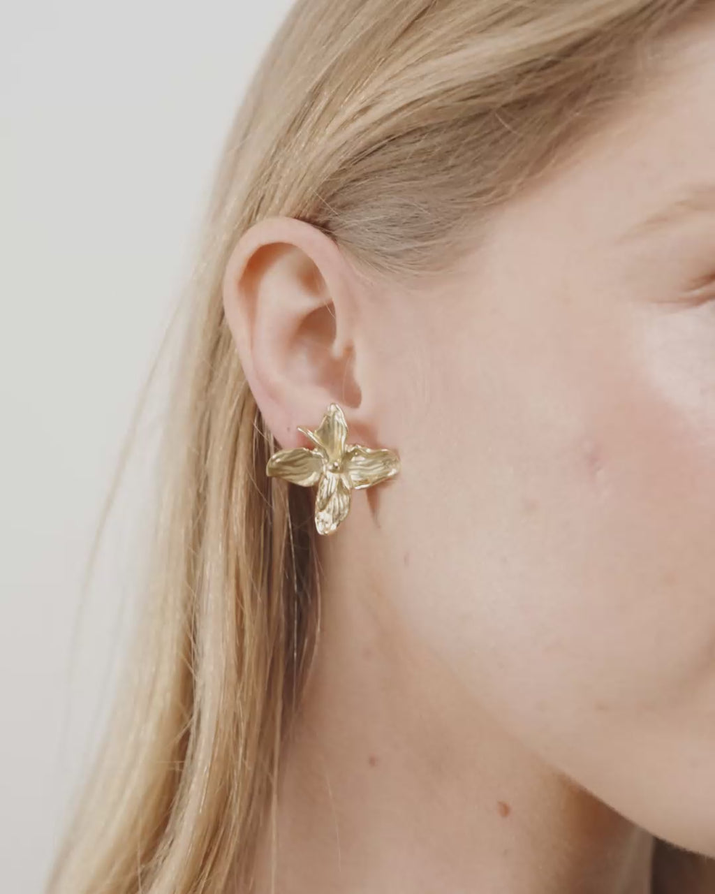 TRACE flower earrings gold-plated