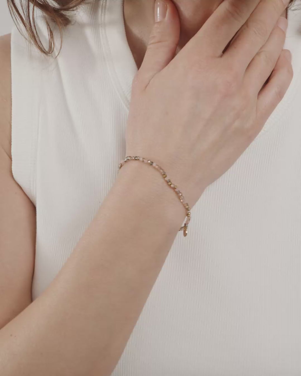 INDIE armband brun mix, guldpläterat