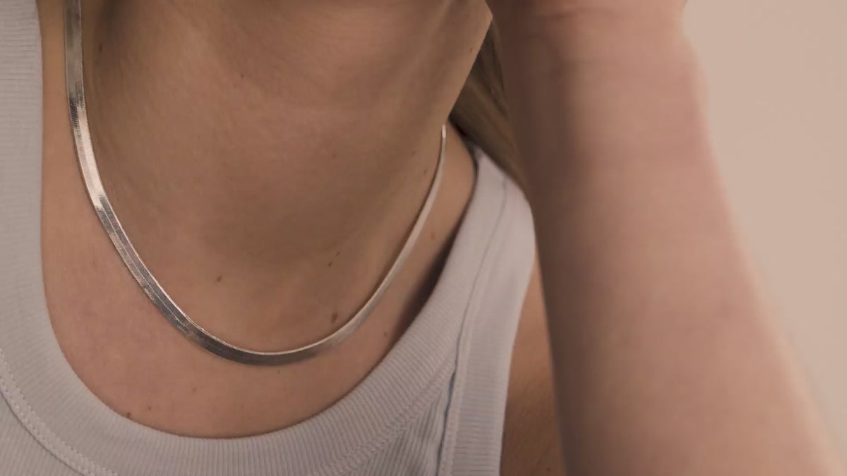 NOREEN platt snakechain halsband silverpläterat