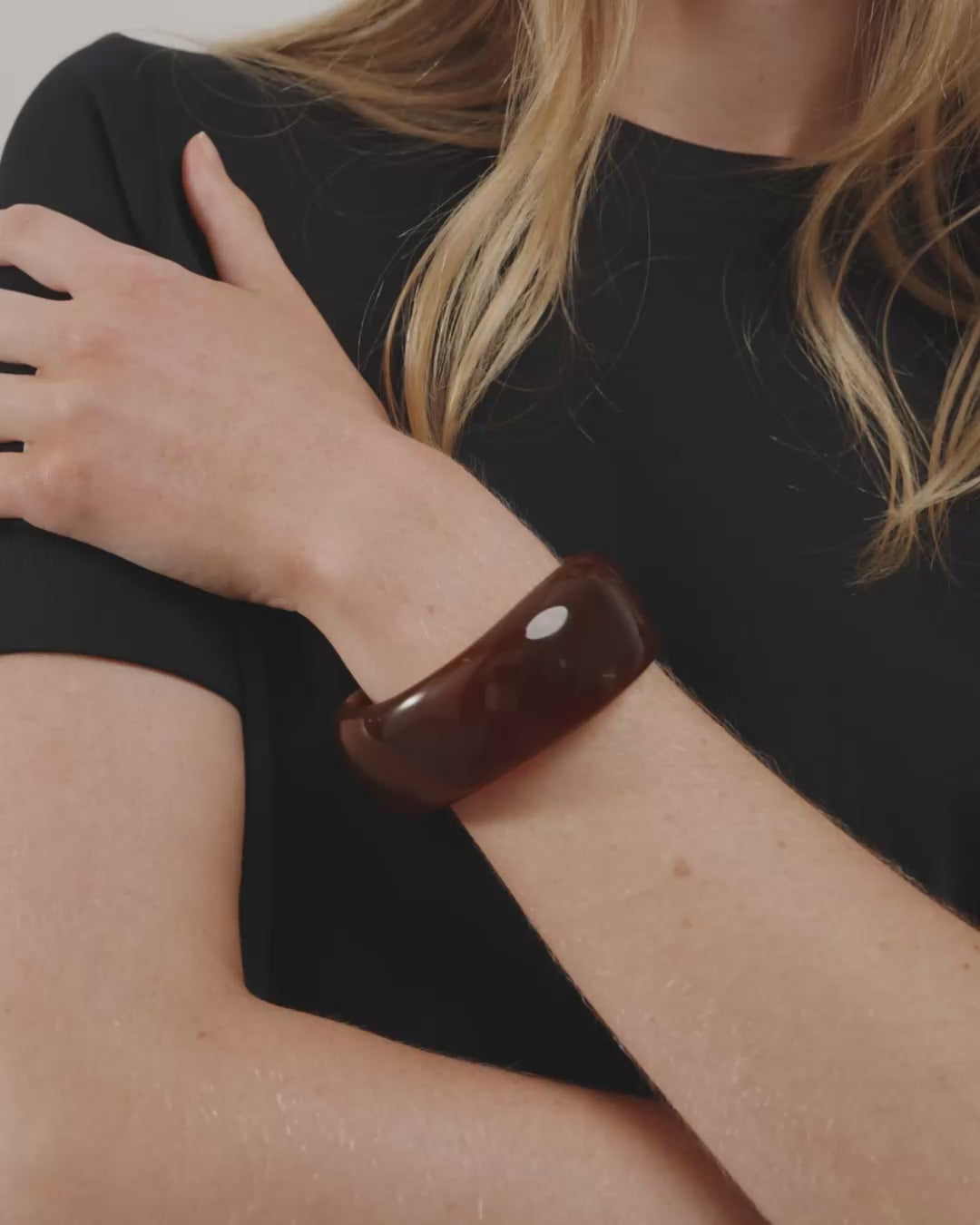 AASE maxi bangle coffee