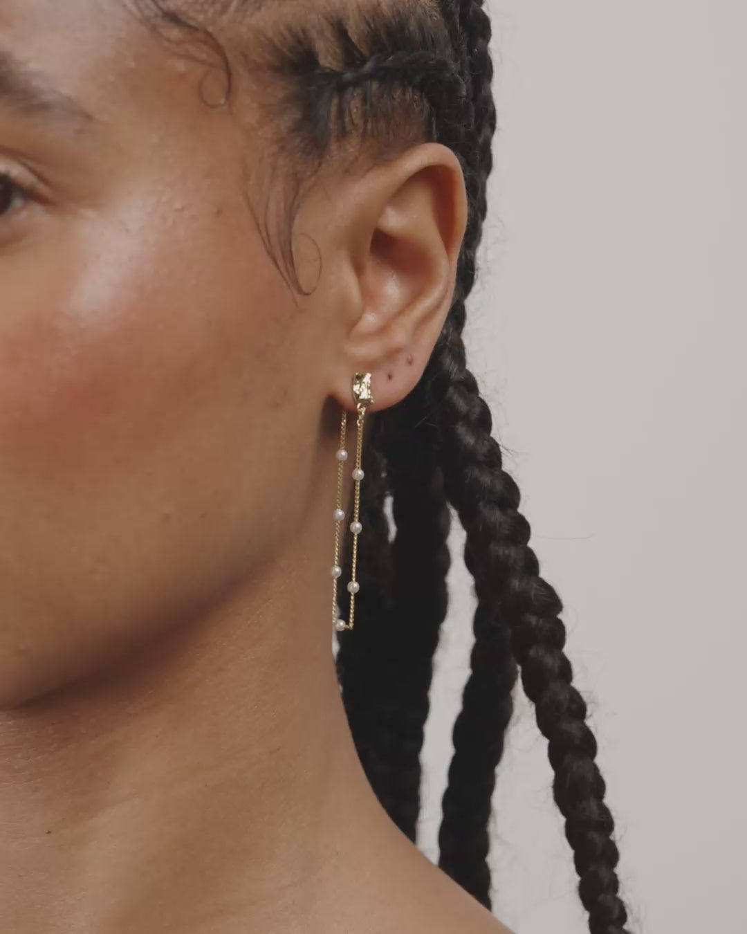 AERUN earrings gold-plated