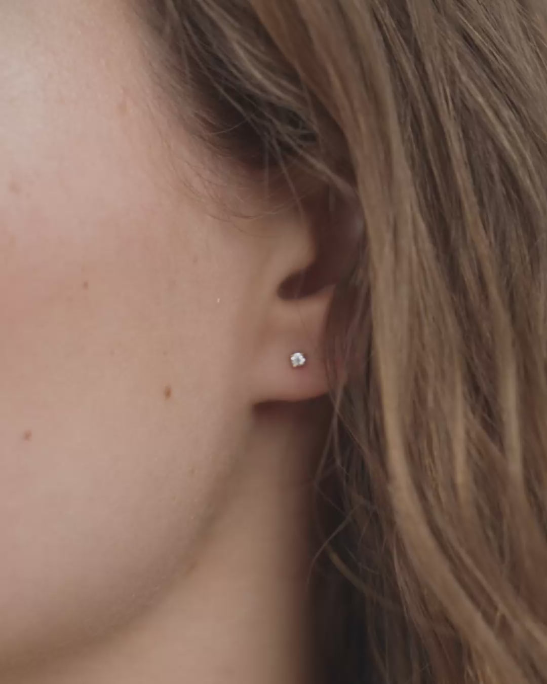RAVI crystal earstuds gold-plated
