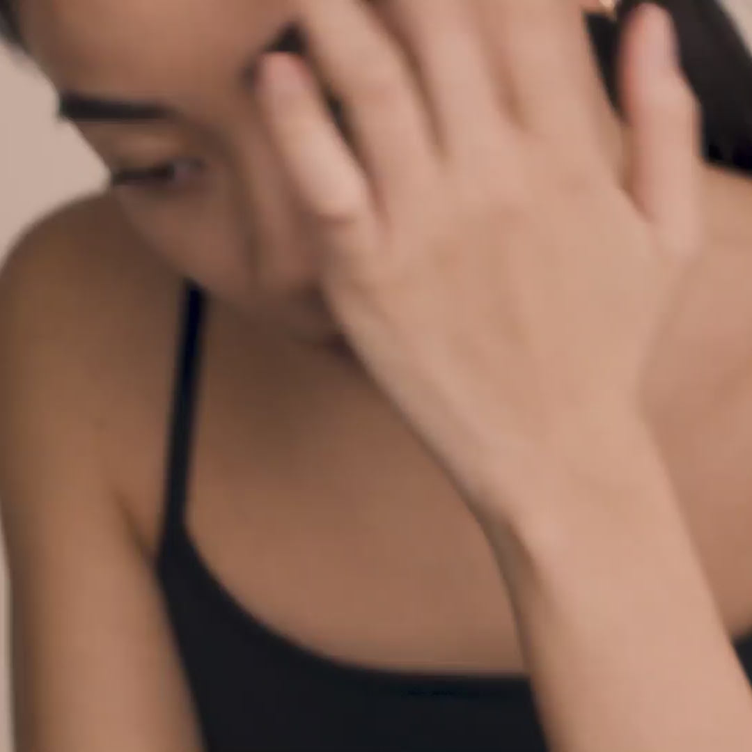 TYRA chunky mini huggie hoop øreringe guldbelagt