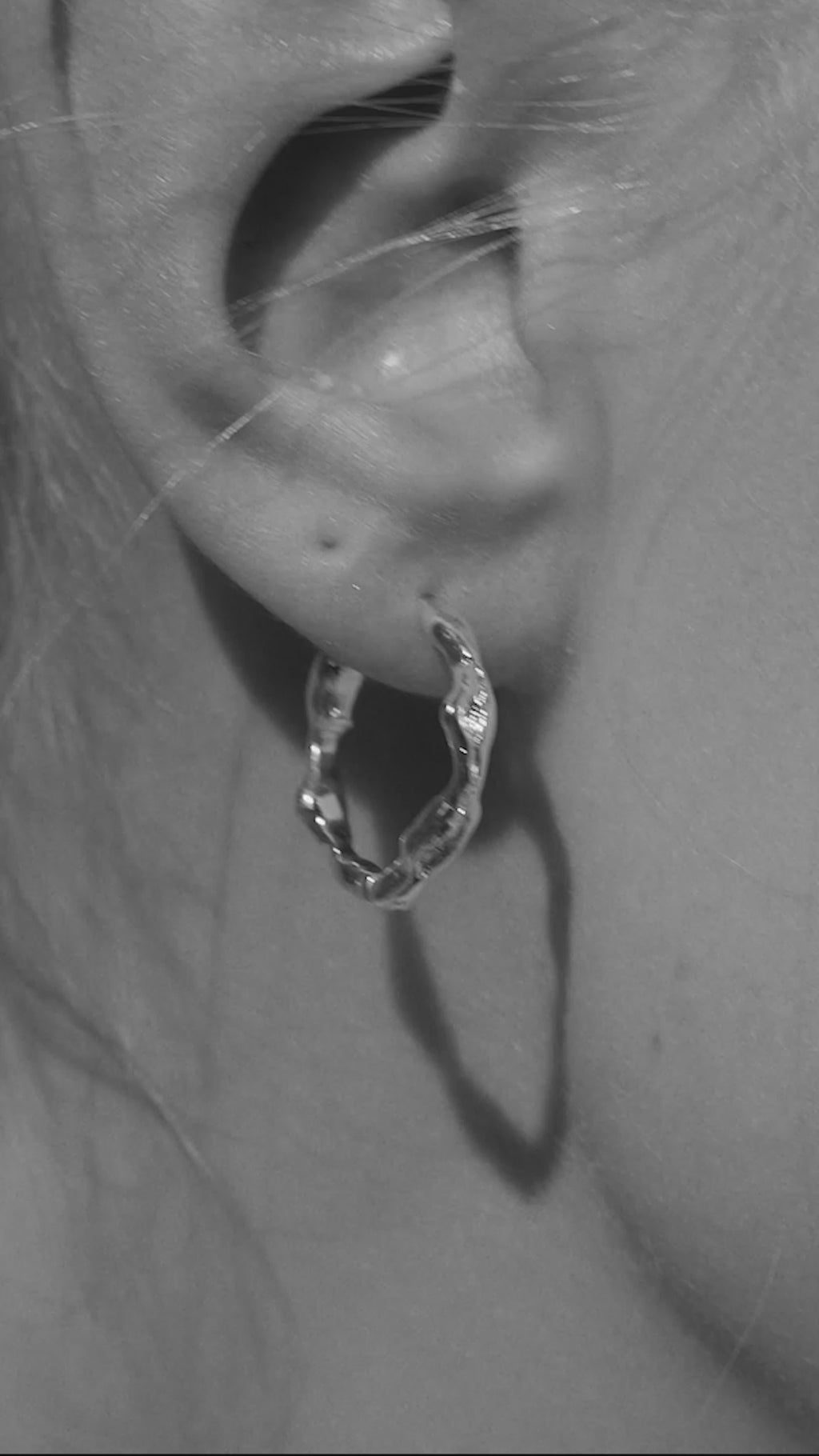ZION organic shaped medium hoops silver-plated